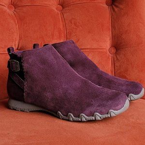 Sketchers Women's Burgandy Bootie Size 11 Wide Fit